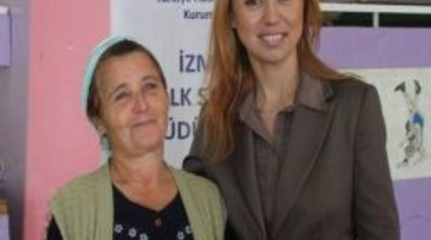 İzmir Halk Sağlığı M&uuml;d&uuml;r Yardımcısı Dr. Ayşe Candan: