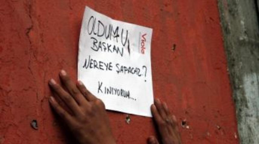 Esnaf Yıkılan Tuvalete Kızdı Belediyeye Y&uuml;r&uuml;d&uuml;