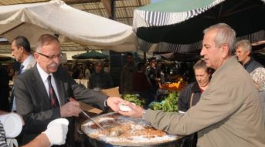 Pazartesi Pazarında Aşure G&uuml;n&uuml;