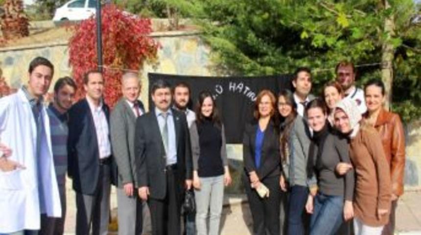 &Ouml;ğrencilerden Cb&uuml; Vakfı&rsquo;na Destek