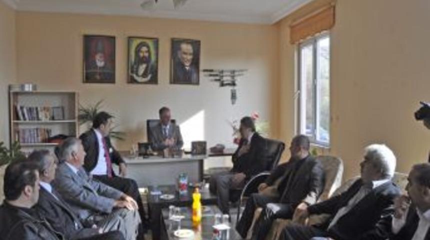 Milletvekili Pakdil, Cemevinde Iftar A&ccedil;tı