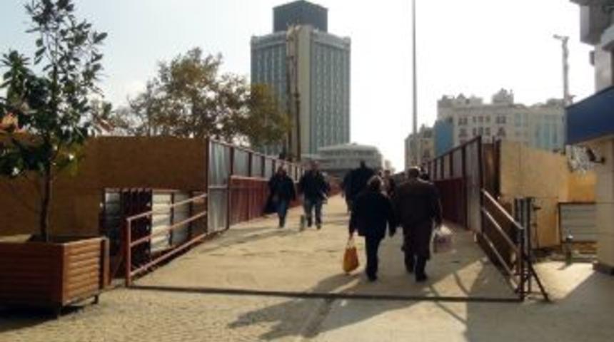 Taksim'e Ge&ccedil;ici &Uuml;st Ge&ccedil;it, Vatandaşları Memnun Etti