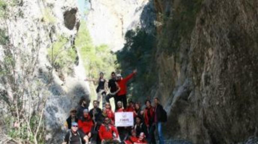 Zirve Dağcılık, Geyik Kanyonu'nda Kamp Kurdu