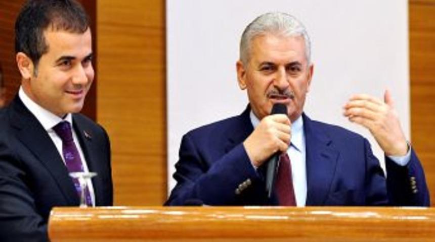 &Ouml;ğretmen Eşinden Bakan Binali Yıldırım'a: Sen &Ccedil;ocuklara Ne Yaptın?