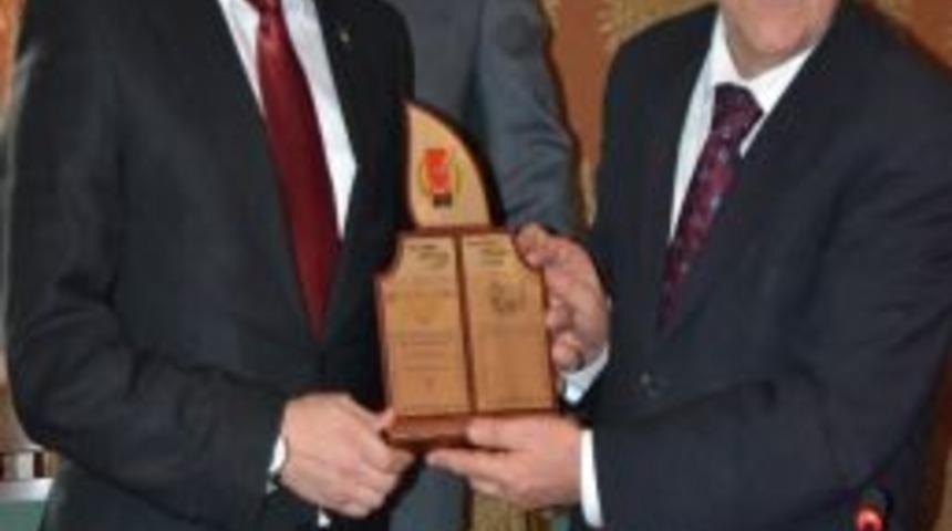 Basın İlan Kurumu M&uuml;d&uuml;r&uuml; Atalay Gazete Sahipleriyle Biraraya Geldi