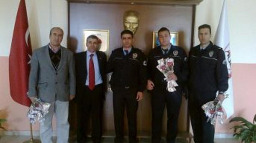 Aslanapa Polisi &Ouml;ğretmenleri Unutmadı