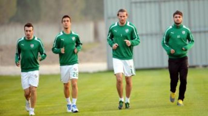 Bursaspor'da Hazırlıklar S&uuml;r&uuml;yor