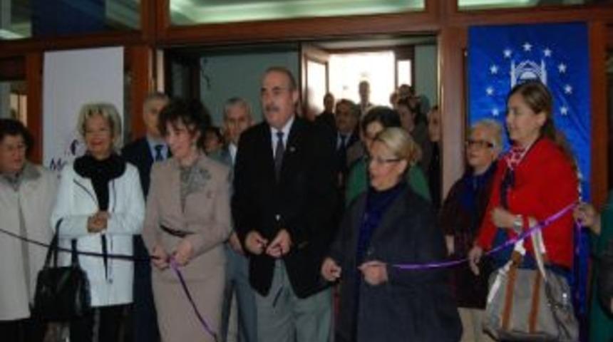 Kadına Y&ouml;nelik Şiddet &lsquo;mor İz&rsquo; İle Mercek Altında