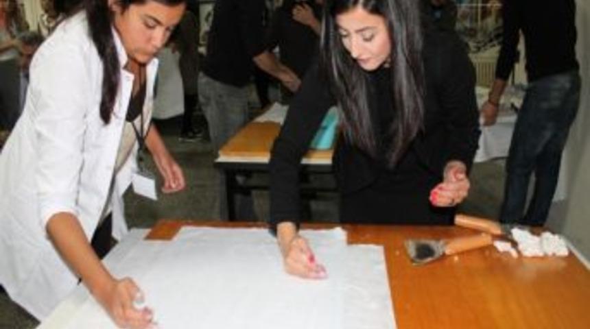 Geleneksel Kağıt Boyama Tekniği Ve Tezhip Sanatı