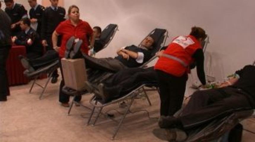 Polis Adayları Kan Bağışında Bulundu