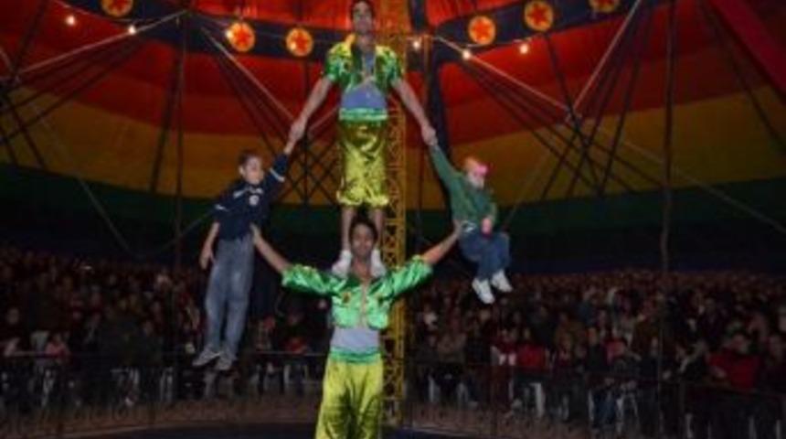 Atlas Sirki B&uuml;y&uuml;k İlgi G&ouml;rd&uuml;