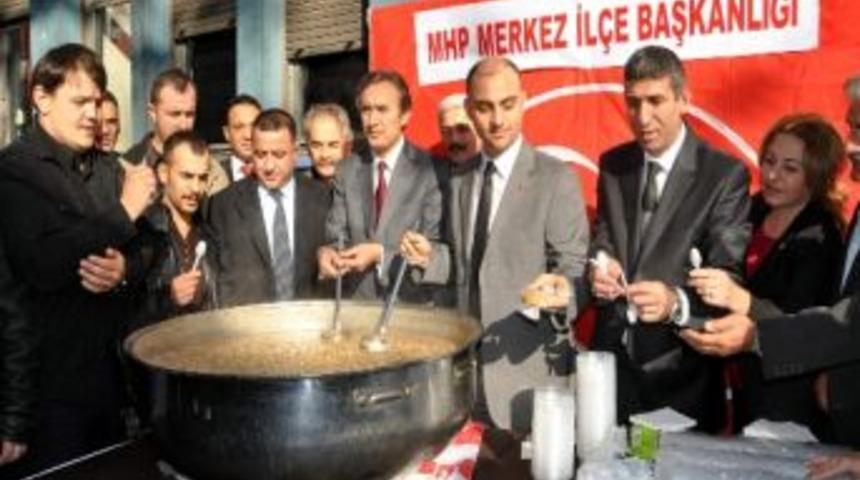 Mhp, Aşure Dağıttı