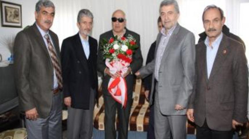 Başkan Tuna'dan Engelli &Ouml;ğretmene Ziyaret