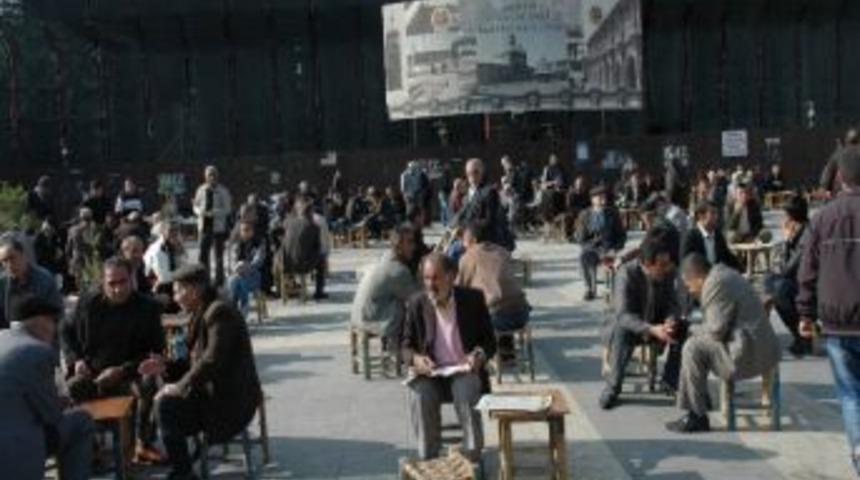 Diyarbakırlı Vatandaşlar Sıcak Havanın Keyfini &Ccedil;ıkardı