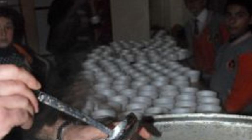 "Birlikte &Uuml;z&uuml;l&uuml;p Birlikte Aşure Yediler"