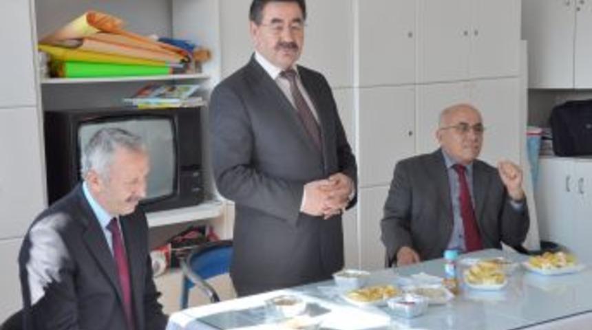 Başkan Odabaşı'ndan TEK Ortaokulu'na Ziyaret