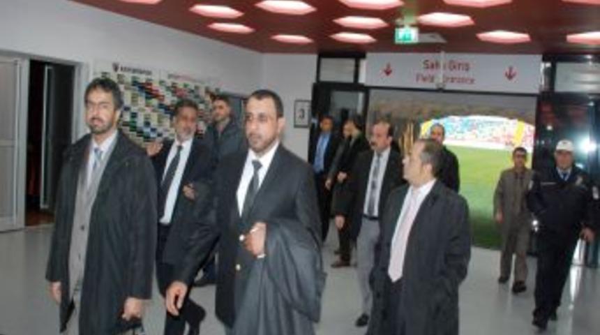 Omanlı Valiler Kadir Has Stadyumuna Hayran Kaldı