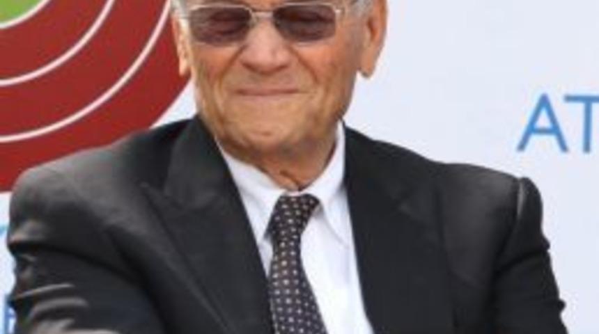 Usta&rsquo;ya Saygı Şinasi Ertan&rsquo;ı Konuk Ediyor