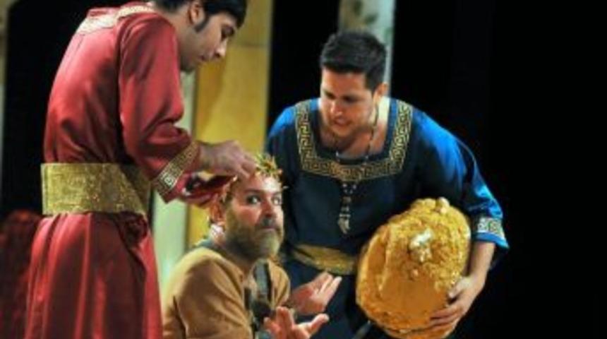 Kepez&rsquo;de Tiyatro Sevgisi Salona Sığmıyor