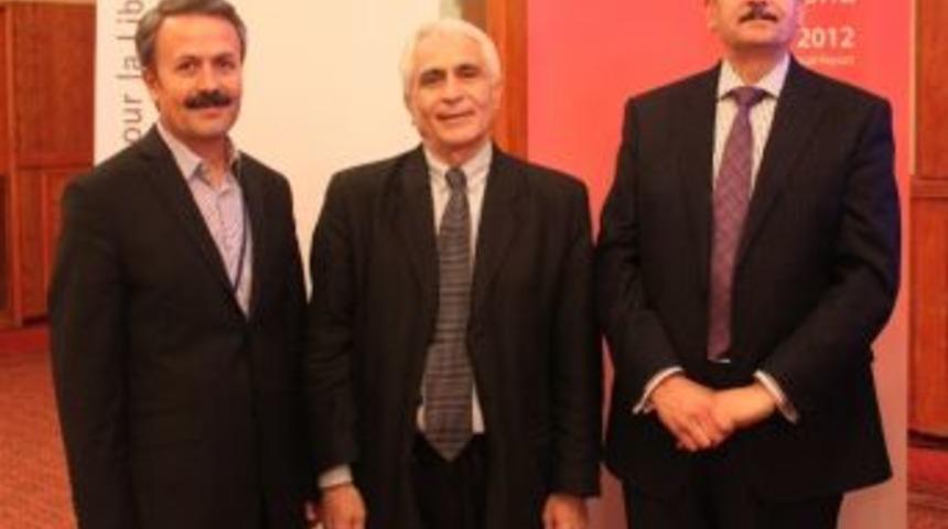 As&uuml; Rekt&ouml;r&uuml; Acar Tunus&rsquo;ta