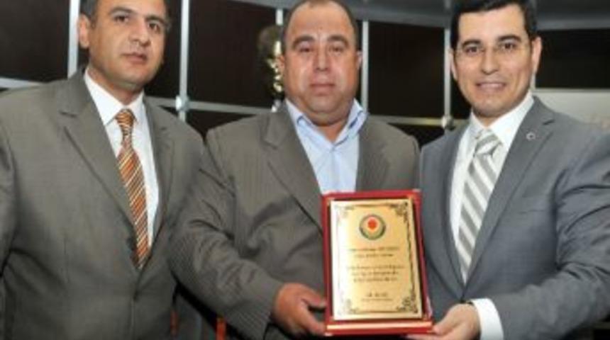 Başk&ouml;y&rsquo;den T&uuml;t&uuml;nc&uuml;&rsquo;ye Teşekk&uuml;r Plaketi