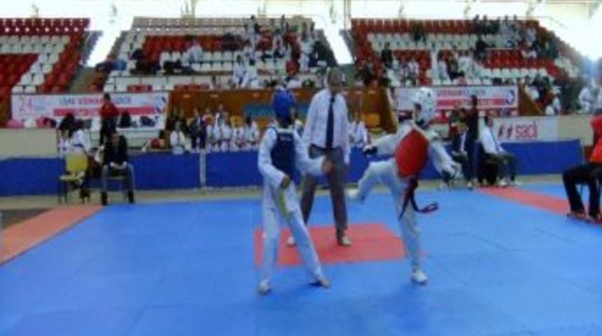 4 Bronz Madalya İle D&ouml;nd&uuml;