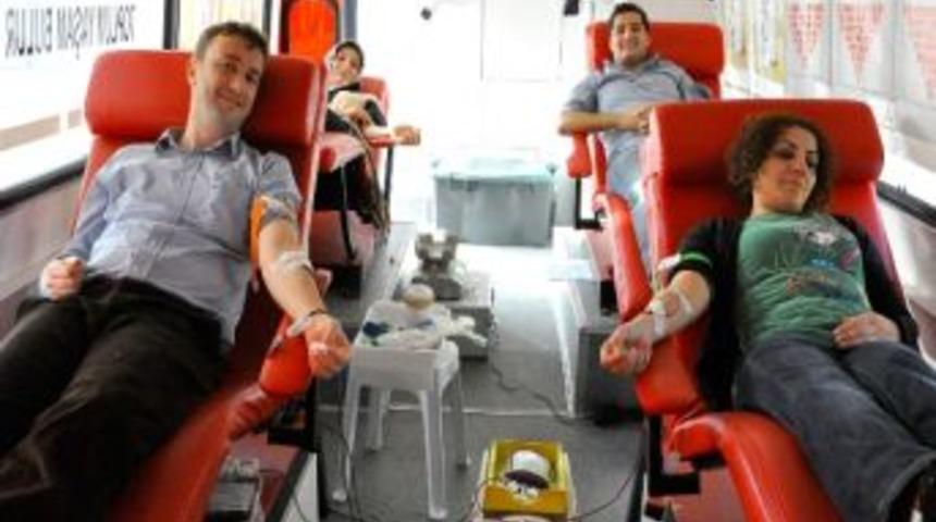 Bursagaz Personeli Kan Vermek İ&ccedil;in Kolları Sıvadı