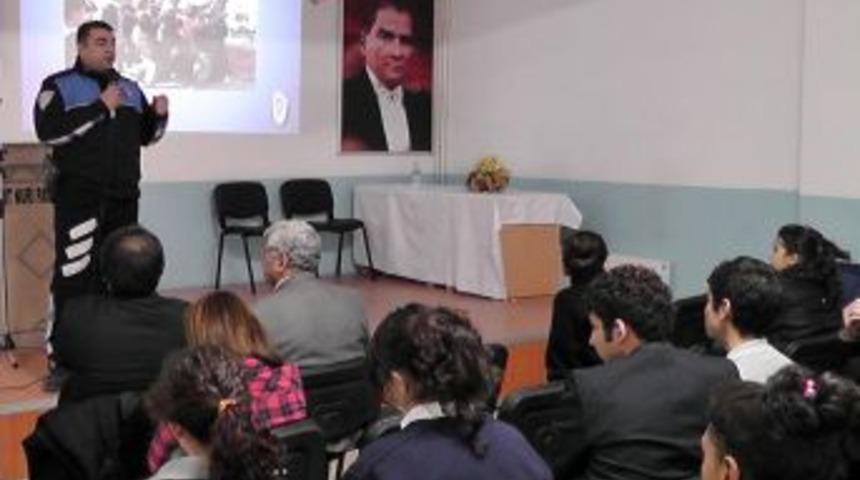 Sigara, Insan V&uuml;cuduna Bir Akrep Ve Yılan Kadar Zehir Salgılıyor