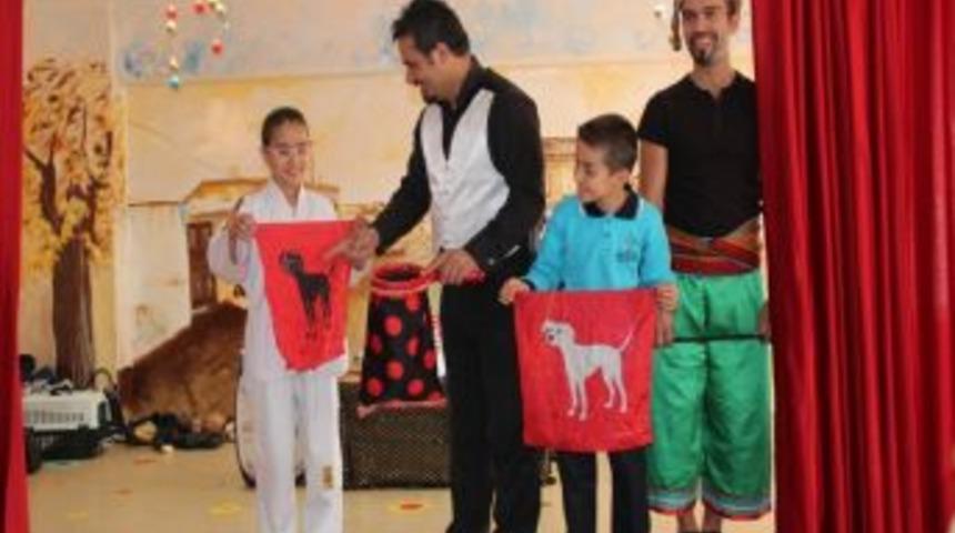 Menderes Koleji &Ouml;ğrencileri, Afacan &Ccedil;ocuk Tiyatrosu Ile Moral Buldu