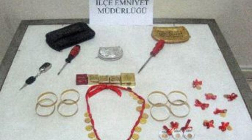Mudurnu&rsquo;da 30 Bin Tl&rsquo;lik Ziynet Eşyası &Ccedil;aldılar