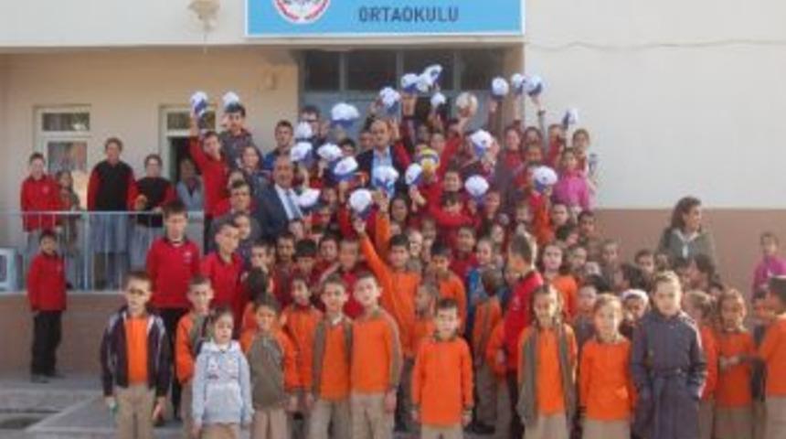Lapseki'de Okulların Eksikleri Gideriliyor