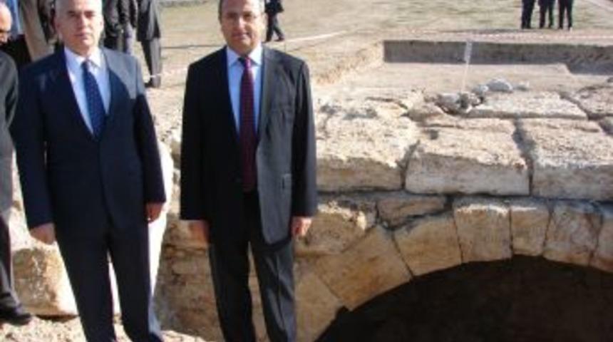 Denizli&rsquo;deki 2 Bin 250 Yıllık Kapalı Pazaryeri Alışverişe A&ccedil;ılacak