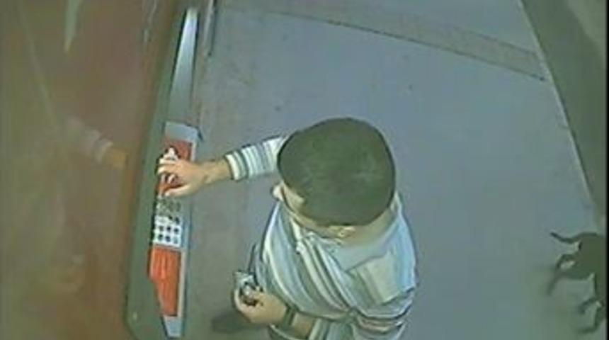 ATM'de Unutulan Kredi Kartıyla Işlem Yapan Şahıs Yakalandı