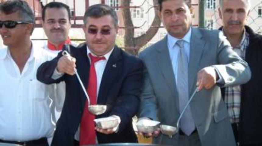 Şelale Lisesi &Ouml;ğretmenlerinden Aşure İkramı