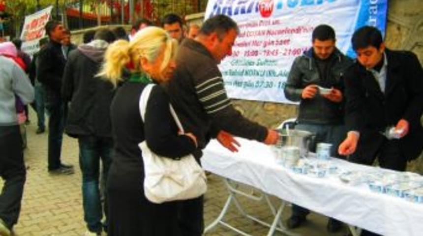 &Ccedil;evrecilerden Vatandaşa Aşure İkramı