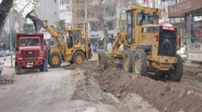 &Ouml;mer Seyfettin Meydanı Yenileniyor