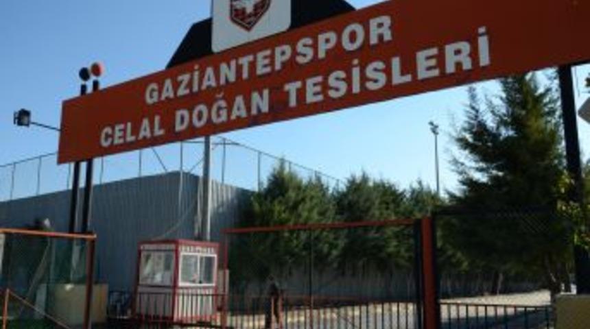 Paralarını Alamayan Gaziantepsporlu Futbolcular Antrenmana &Ccedil;ıkmadı