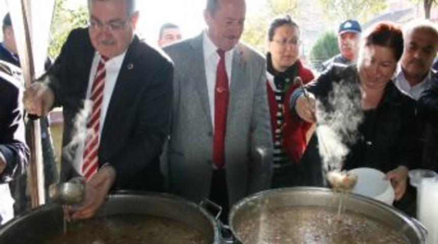 Belediye&rsquo;den Vatandaşlara Aşure Etkinliği