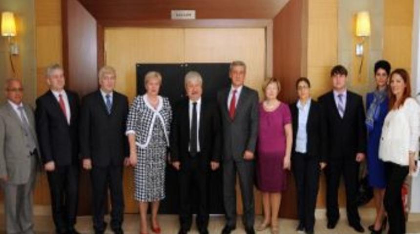 Antalya İle Omsk Arasında İyi Niyet Protokol&uuml; İmzalandı