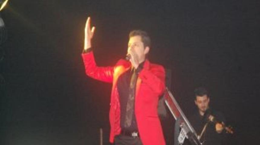 Gelibolulular T&uuml;rk&uuml;lerle Coştu