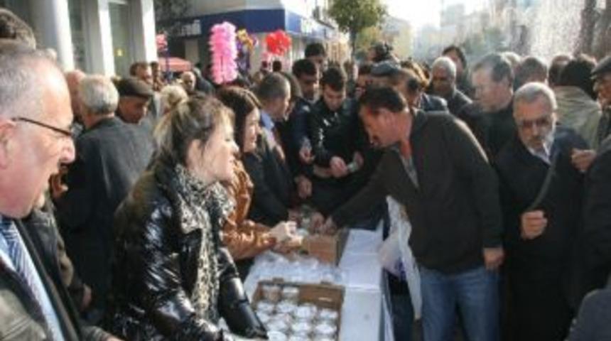Edirne Belediyesi 20 Bin Aşure Dağıttı