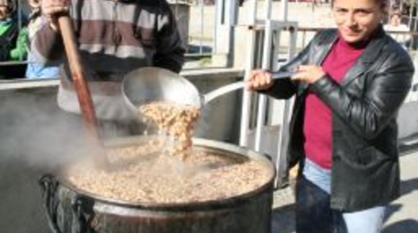 Erzincan'da Aşure G&uuml;n&uuml;nde Kardeşlik Mesajları Verildi