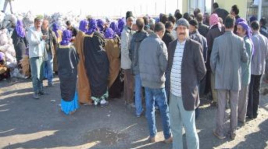 Fakir Ailelere K&ouml;m&uuml;r Yardımı Başladı