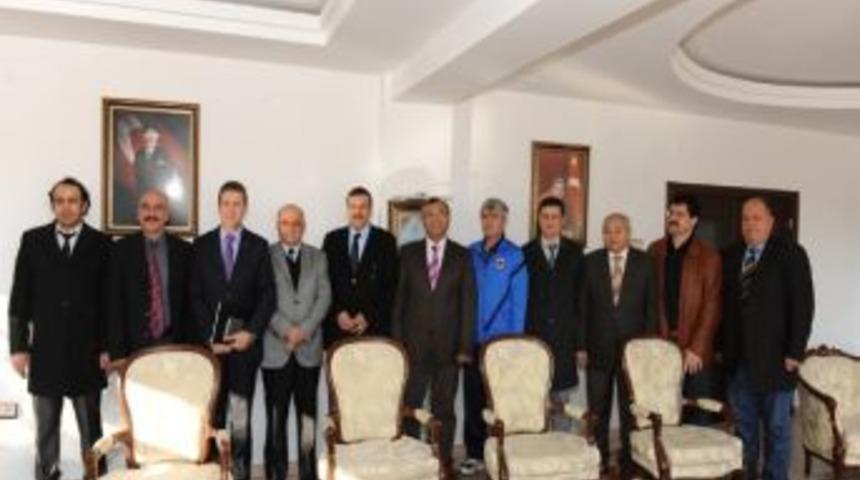 Tki Tavşanlı Linyitspor'un Yeni Y&ouml;netimden Vali &Ccedil;ift&ccedil;i'ye Ziyaret