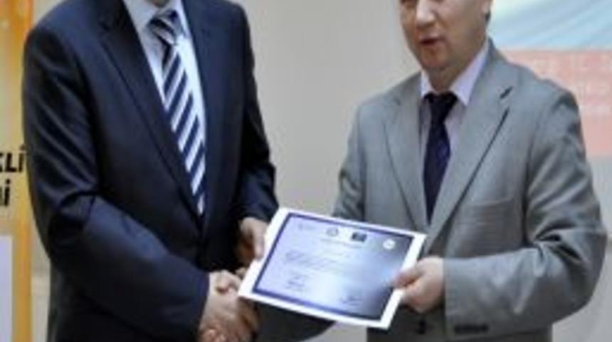 Uşak &Uuml;niversitesi Meslek Y&uuml;ksek Okulu&rsquo;nda Sertifika T&ouml;reni