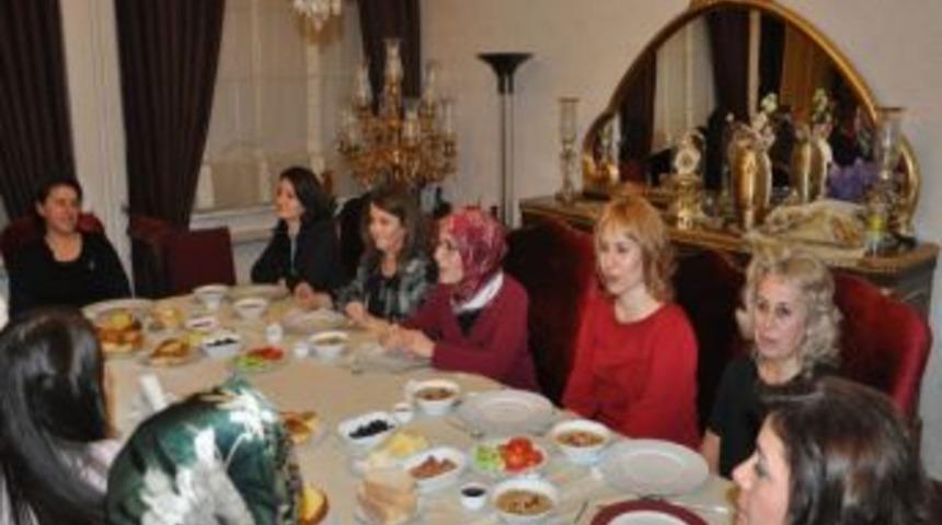 &Ouml;ğretmenler Vali Konağında