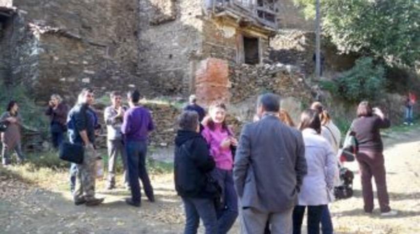 Fotoğraf&ccedil;ılar, L&uuml;bbey Ve Birgi&rsquo;de Buluştu