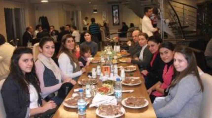 Nazilli'de Anaokulu &Ouml;ğrencilerinden &Ouml;ğretmenler G&uuml;n&uuml; Kutlaması