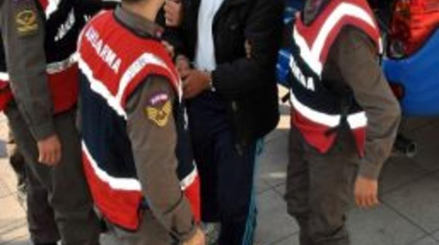 Cinayet Zanlısı &Ouml;ğretmen &Ccedil;ıktı