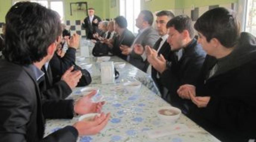 Alevi K&uuml;lt&uuml;r Ve Cemevi Akhisar Şubesi Aşure Etkinliği D&uuml;zenledi